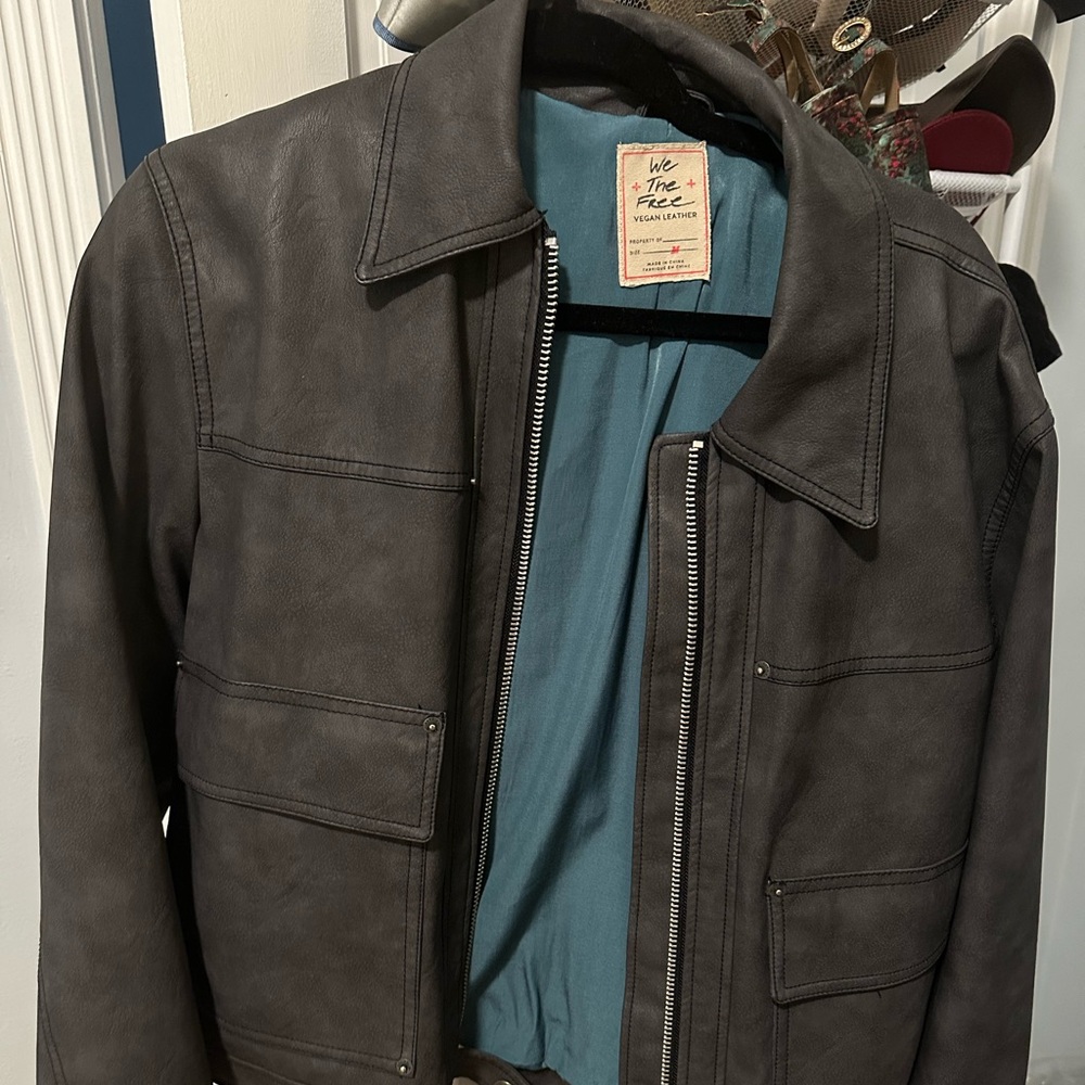 Free people grey distressed leather jacket, only worn once!